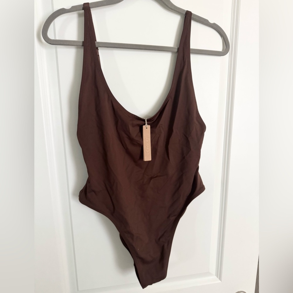 NWT SKIMS Scoop Neck One Piece Swimsuit size XL In Cocoa - Picture 6 of 8